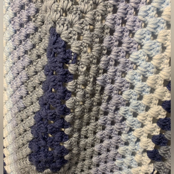 Vintage style boho Afghan crochet throw blanket - Picture 4 of 5